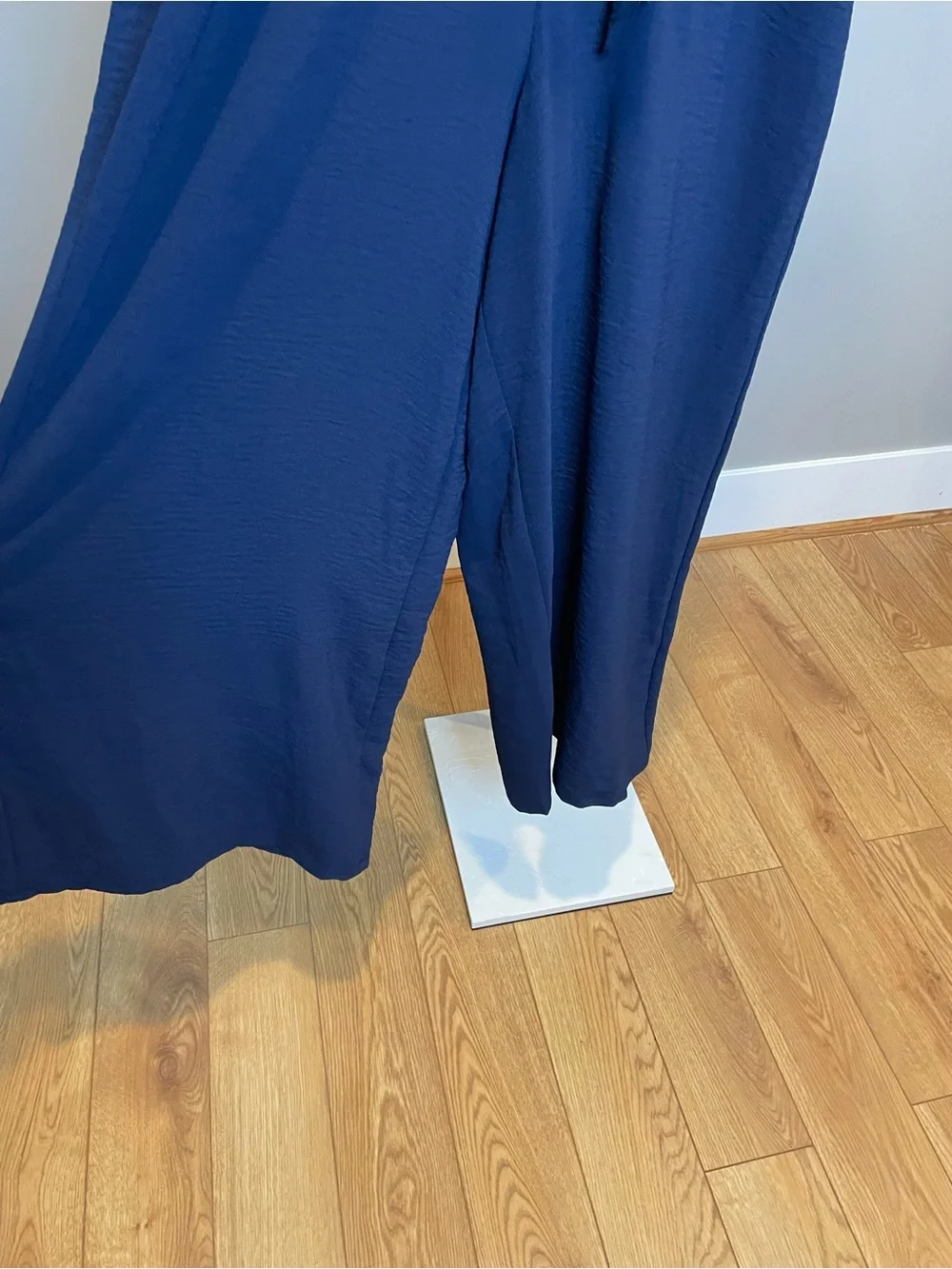 Vince Camuto Island Oasis Navy Blue Sleeveless V-Neck Tie-Waist Jumpsuit NWT